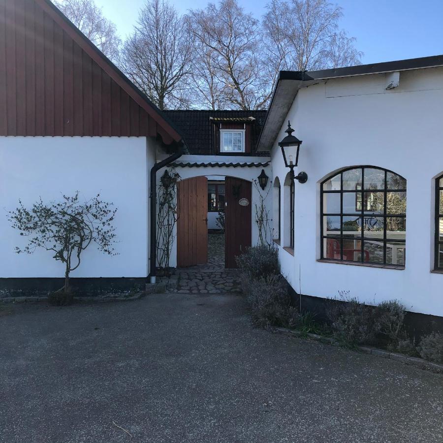 Stort Rymligt Boende Med Tva Sovrum Och Pentry I Lantlig Miljoe Höllviken Esterno foto